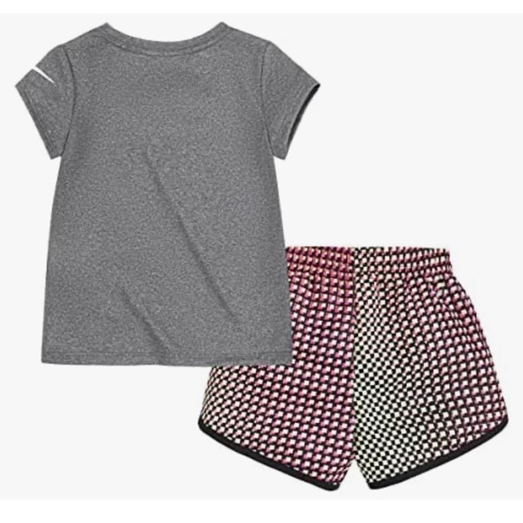 : Nike
Nike Little Girls' Dri-FIT Pixel T-Shirt and Shorts 2-Piece Set - Picture 2 of 4